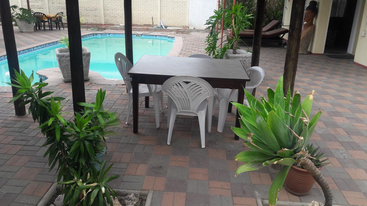 Guesthouse Villa Nina Okahandja Bagian luar foto